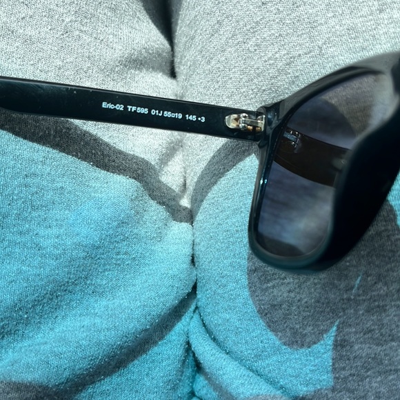 Black Mens Tom Ford Sunglasses Polarized - Picture 3 of 5